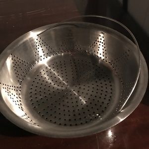 Collander/strainer/steamer; steel with handle